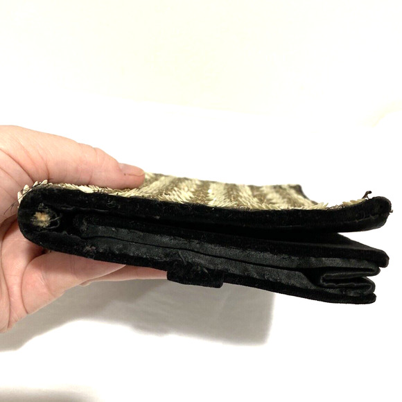 VINTAGE India Clutch Purse Black Velvet Retro Gold & Silver sequins embroidery - Picture 10 of 10